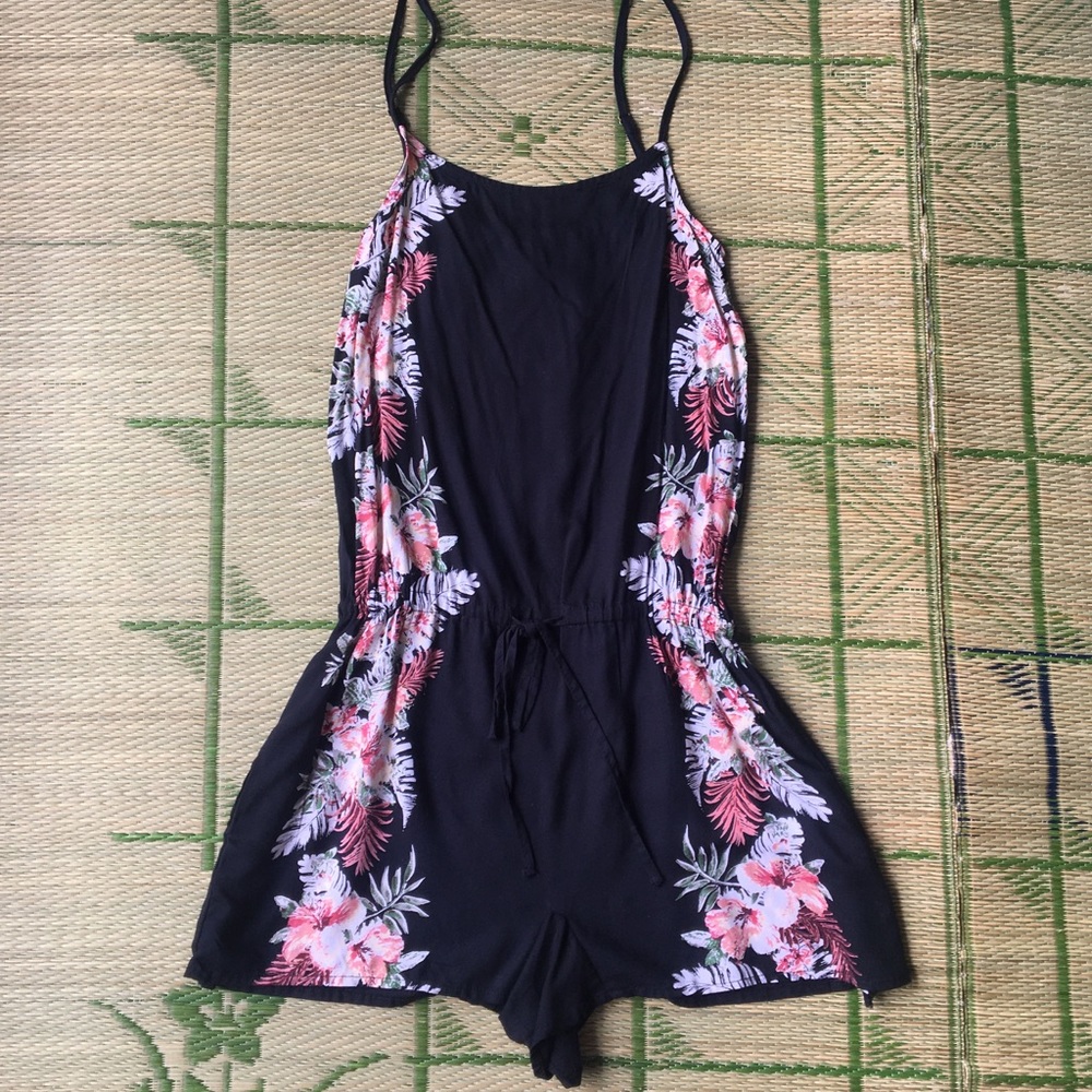 🆕 Black Floral Romper